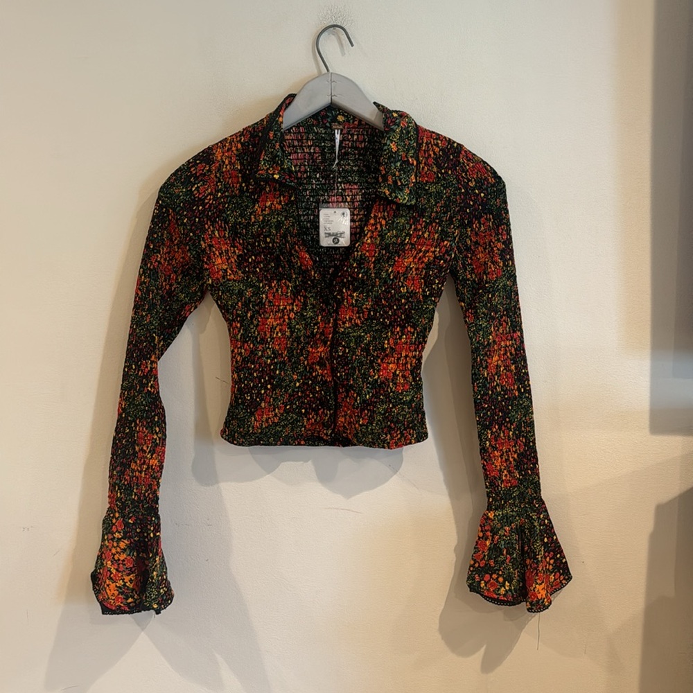 NWT Free‎ People Amelia Printed Blouse Top Size XS Smocked Bell Sleeves Floral - Picture 2 of 7